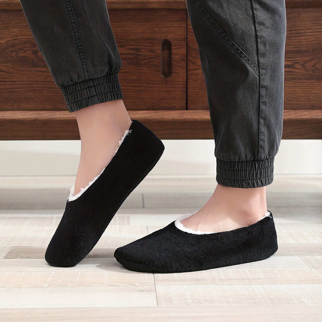 Cozy Plush House Slippers Men Winter Shoes Anti-Skid Indoor Slip-On
