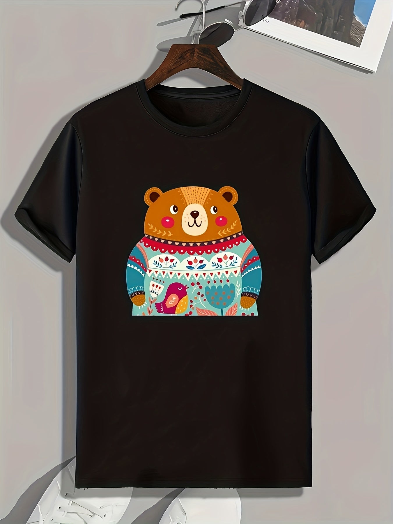 Shy Bear Print Men's Graphic T-shirt for Summer