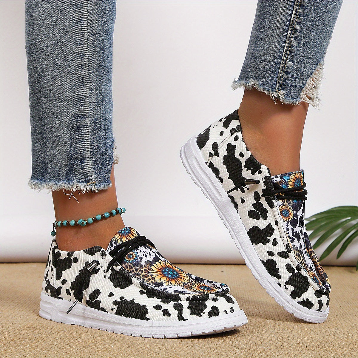 Women's Sunflower Print Canvas Shoes Lightweight Low Top Lace Up Shoes