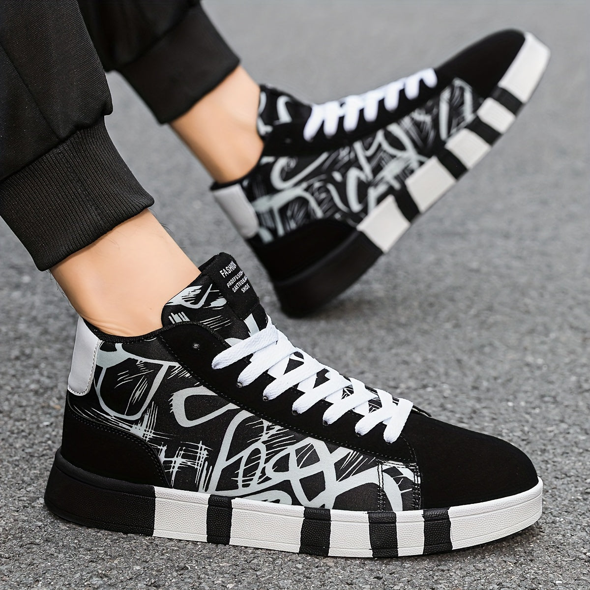 Men's Graffiti Skate Shoes Comfy Anti skid Lace Up Platform Sneakers