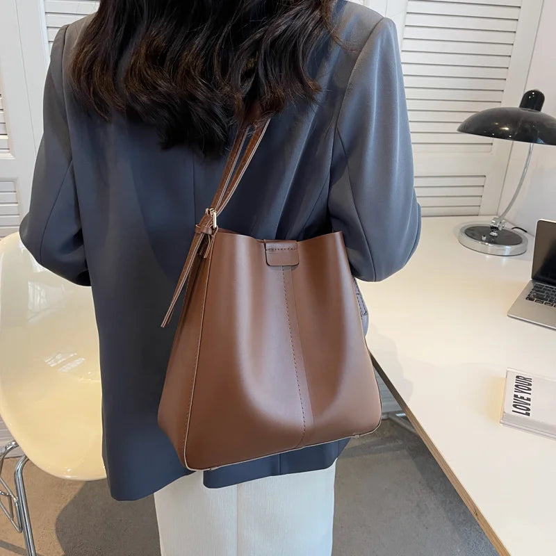 2-Piece Vintage Leather Shoulder Handbag Set for Women