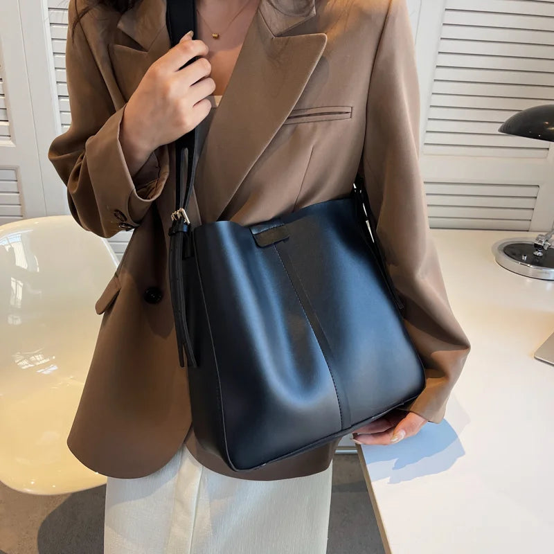 2-Piece Vintage Leather Shoulder Handbag Set for Women