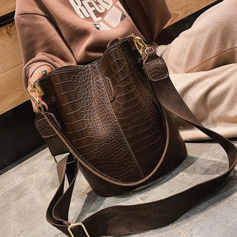 Crocodile Crossbody Bag for Women Shoulder Bag PU Leather Bucket Bag