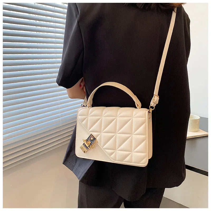 Rhombus Chain Lock Shoulder Bag Small Square Bag