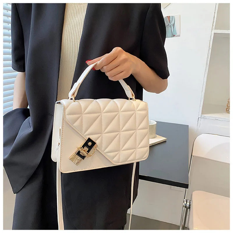Rhombus Chain Lock Shoulder Bag Small Square Bag
