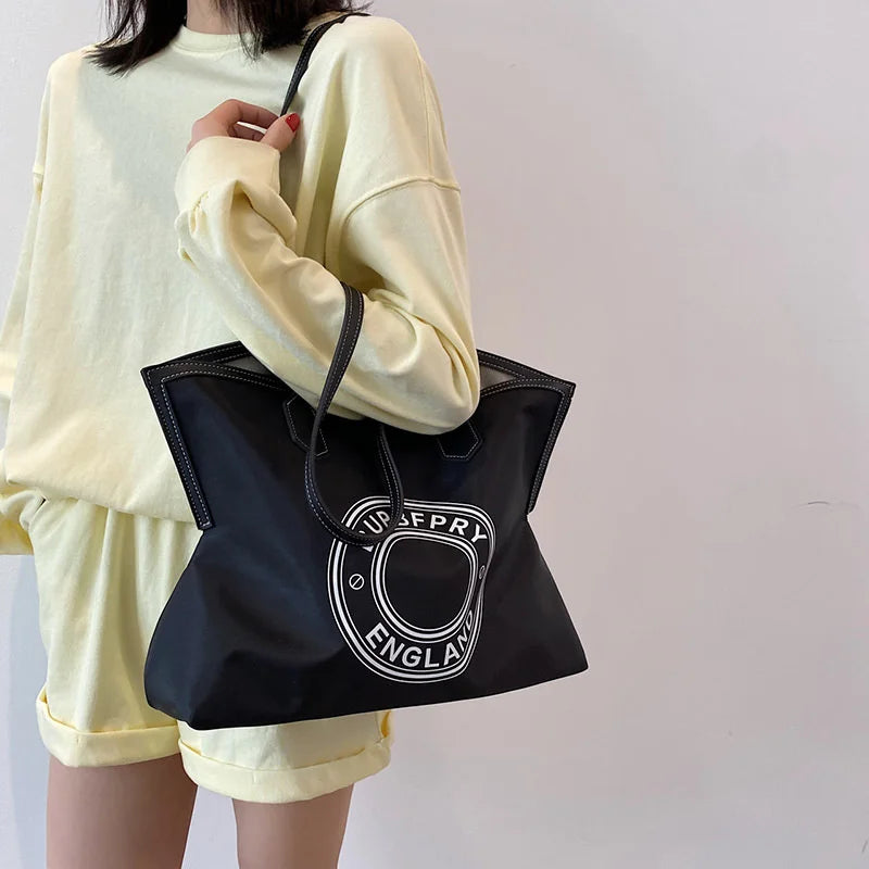 Large-Capacity Canvas Shoulder Bag for Fashionable Literary Fans