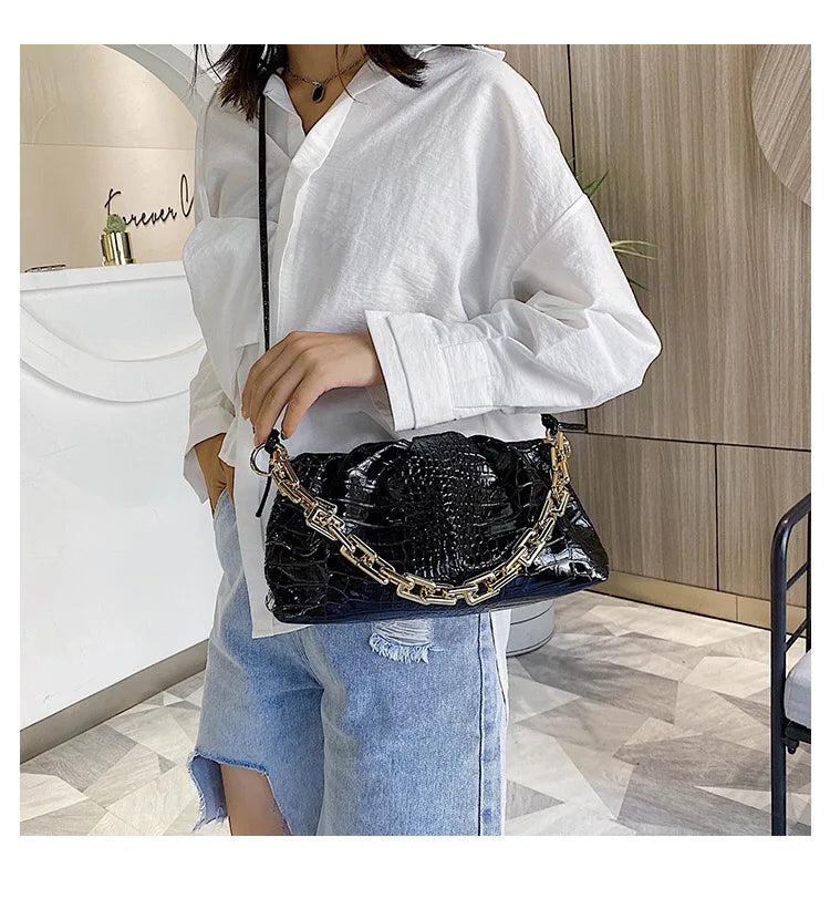 Retro Women Dumplings Messenger Bag Chain Cloud Female Crossbody Shoulder Bag
