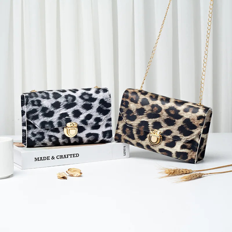 Western Style Chain Shoulder Messenger Bag