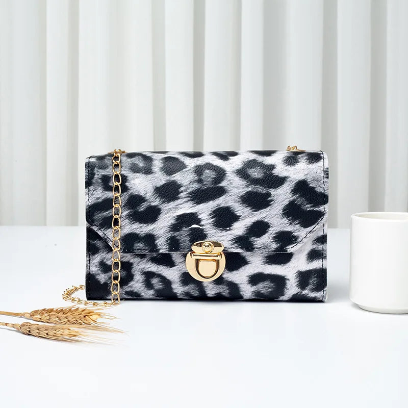 Western Style Chain Shoulder Messenger Bag
