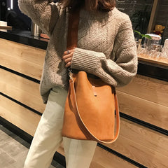Women's Messenger Bag Large Capacity Tote Bucket Bag Retro Handbags