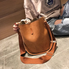 Women's Messenger Bag Large Capacity Tote Bucket Bag Retro Handbags