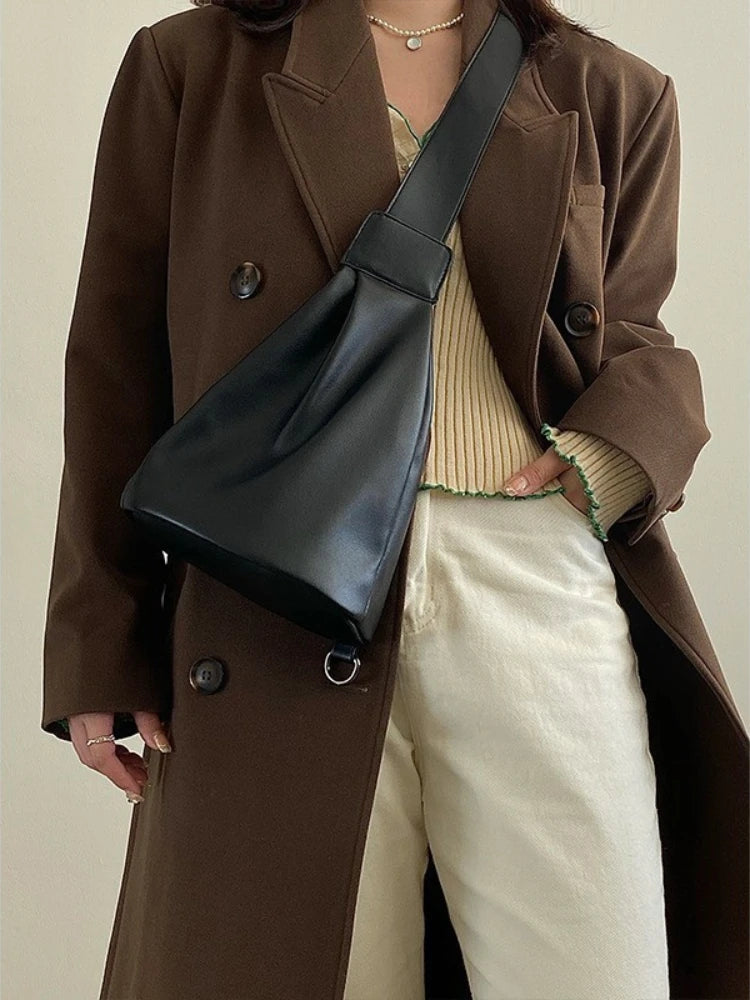 Stylish Slanted Chest Bag Artistic Bucket Bag