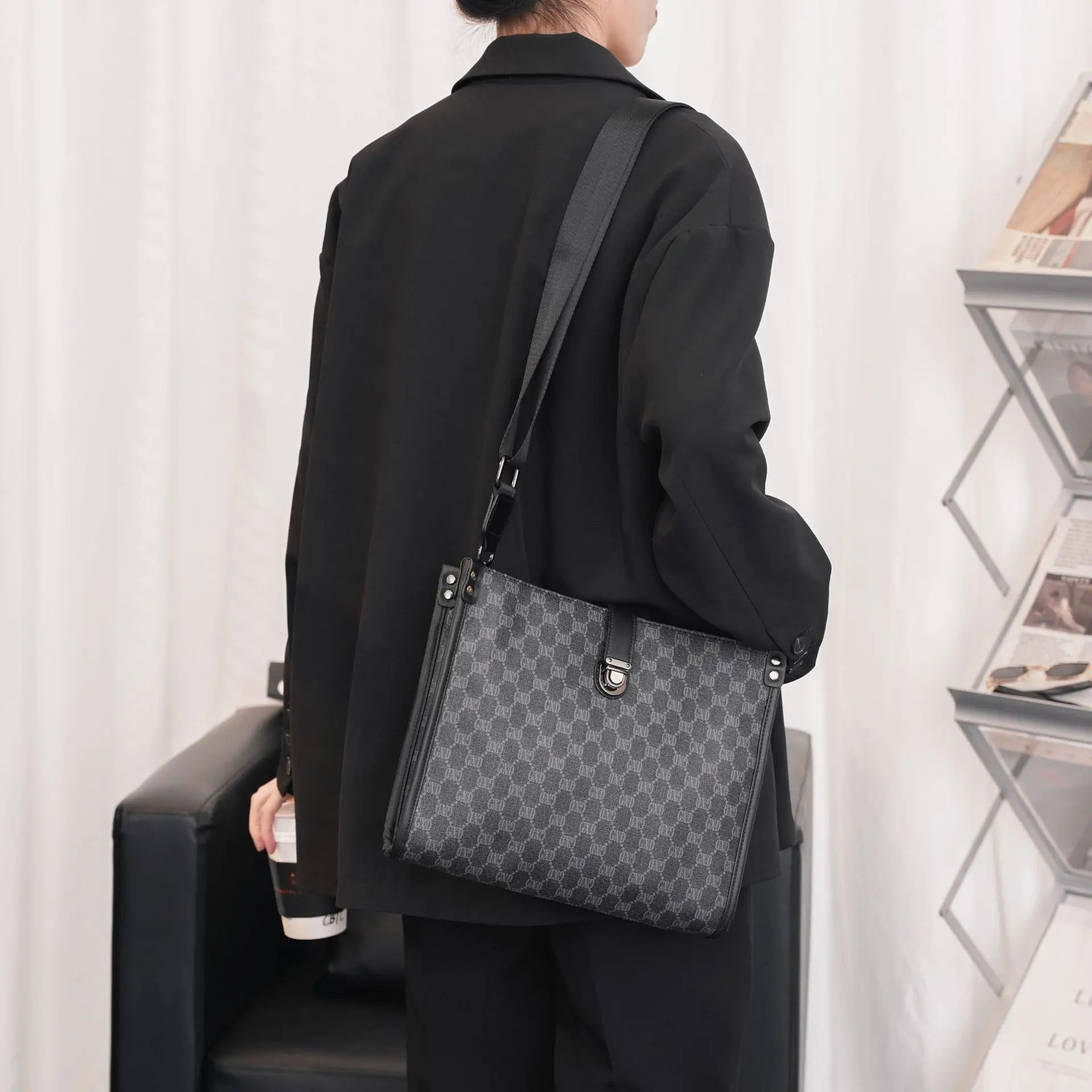 Men's Large Capacity Laptop Bag Waterproof Leather Shoulder Bag