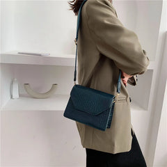 Retro Crocodile Pattern Shoulder Bag with Wide Strap