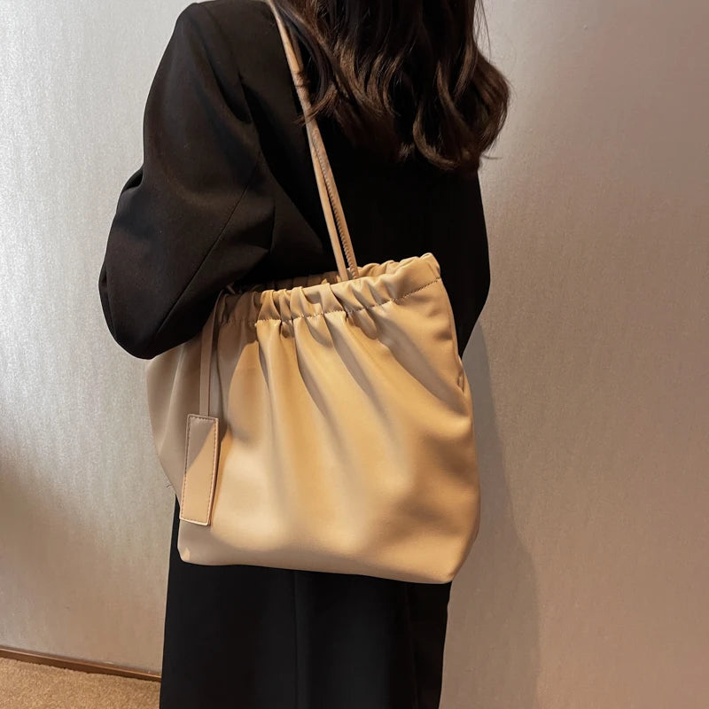 Fashionable Shoulder Bags for Work with Big Pockets