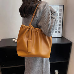 Fashionable Shoulder Bags for Work with Big Pockets