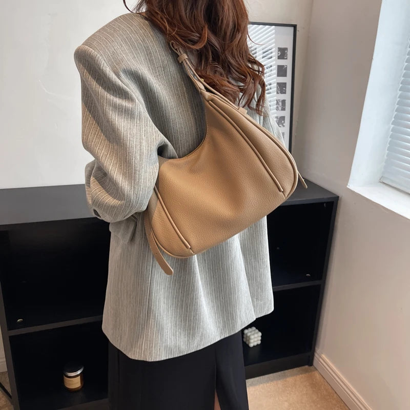 Fashionable Women Bags Soft Surface Big Pockets Casual PU Leather