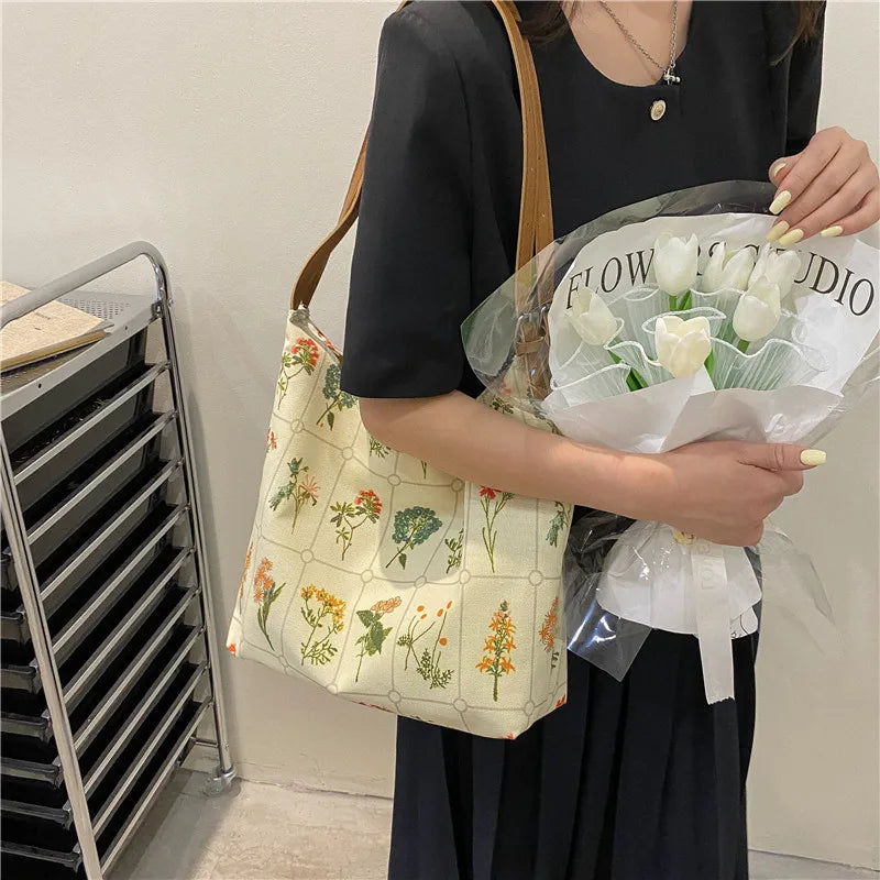 Stylish Canvas Shoulder Bag Large Capacity Shopping Tote for Women