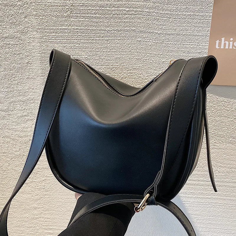 Women's Casual One Shoulder Messenger Bag - Large Capacity Bucket Bag