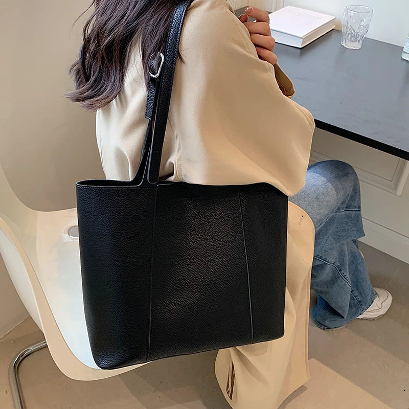 Fashionable PU Leather Women Shoulder Bags High Capacity Casual Handbags
