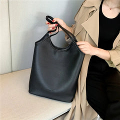Fashionable Women Shoulder Bags PU Leather Daily Soft Surface Big Pockets