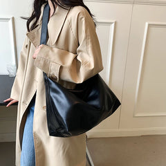 Fashionable Women Shoulder Bag PU Leather Daily Casual Soft Surface