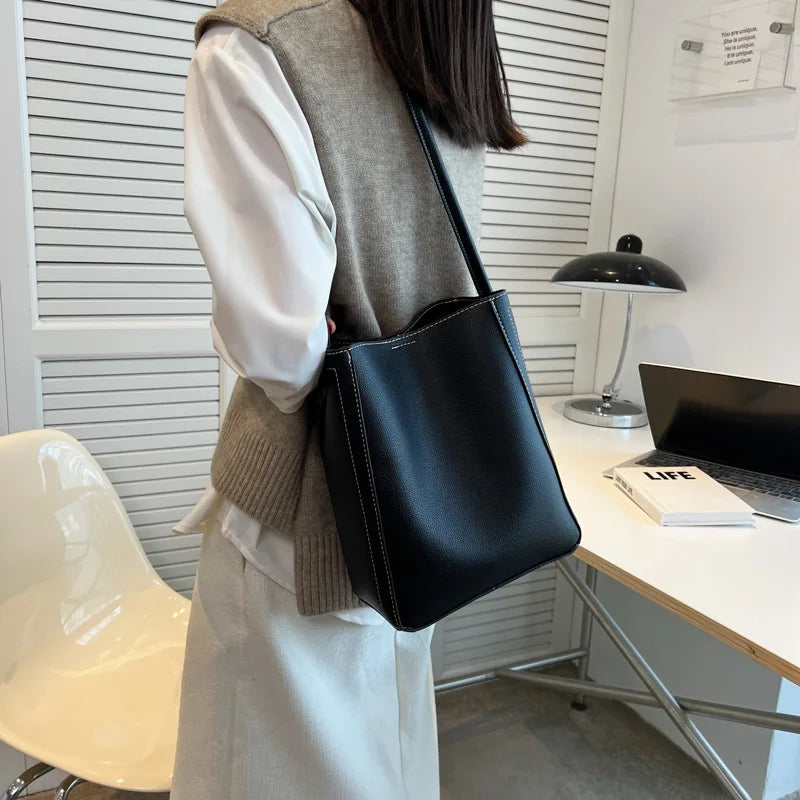 Net Red Texture Shoulder Bag Large-capacity Bucket Bag