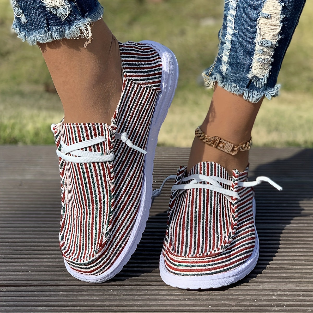 Women's Outdoor Skateboard Shoes with Striped Decoration