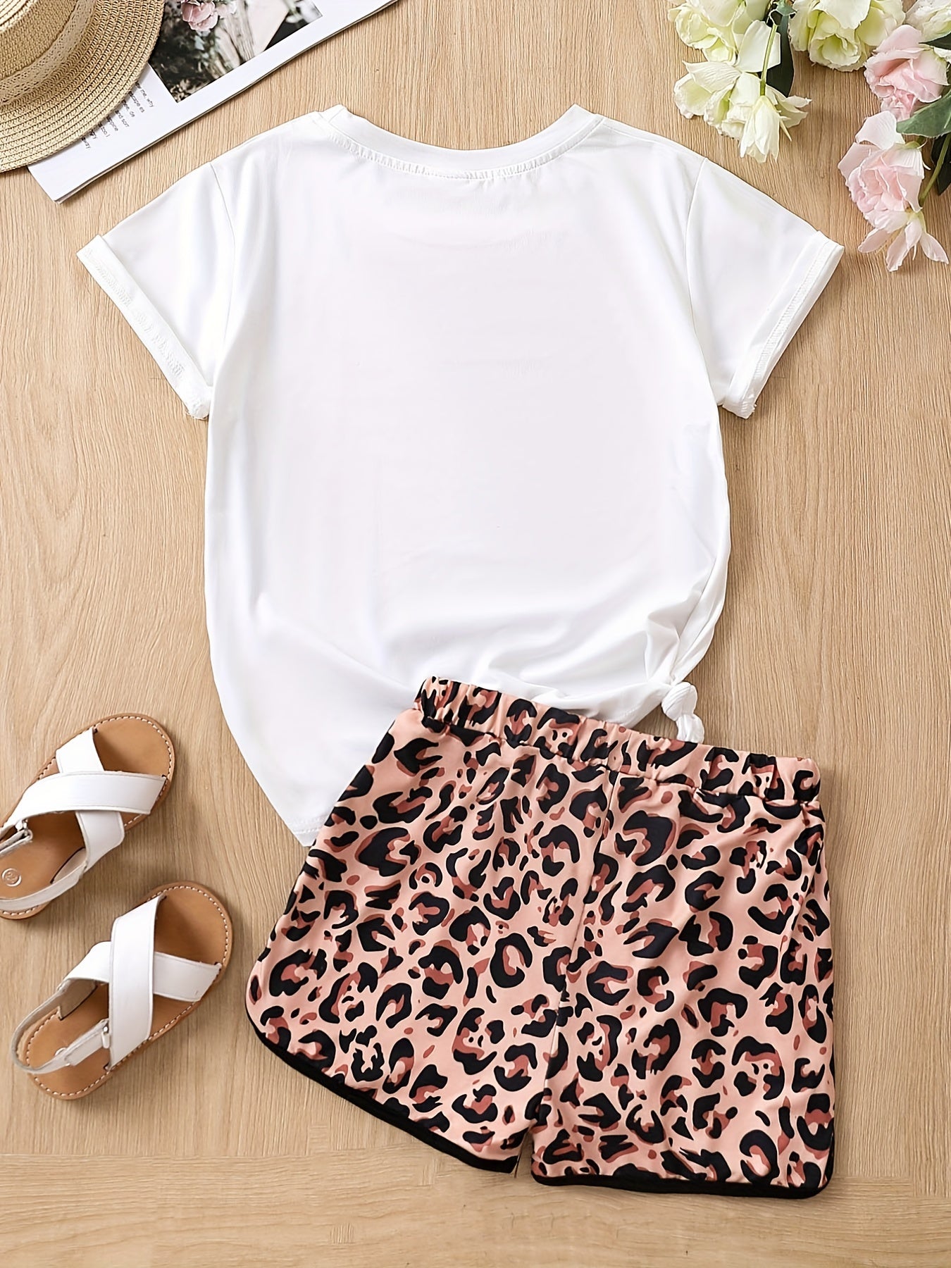 2pcs Toddler Girls Figure & Letter T-Shirts & Leopard Shorts Set