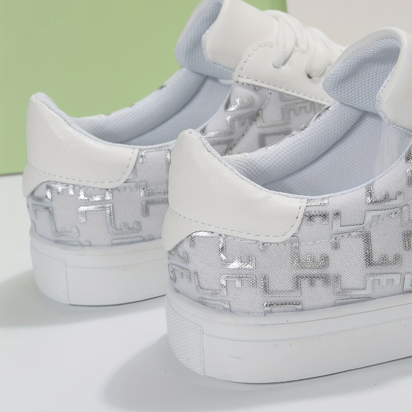 Women's Stylish Printed Low Top Lace Up Flat Sneakers