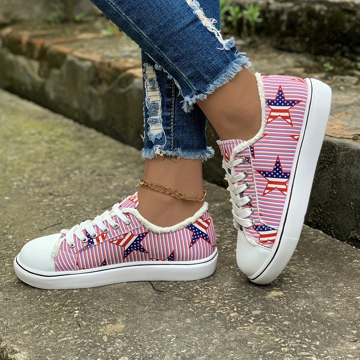4th July Women's Star Graphic Canvas Low Top Sneakers