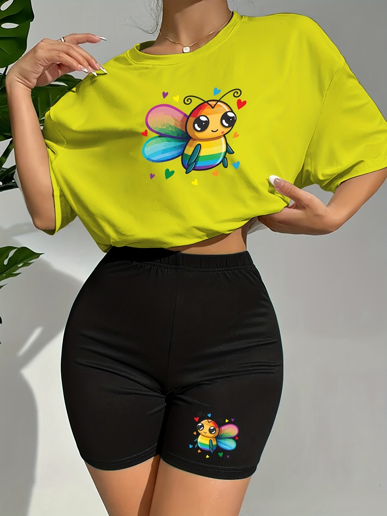 Bee Print Lounge Set Short Sleeve Top & Shorts Women's Sleepwear