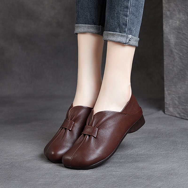 Women's Soft Sole Beanie Slip-on Loafers Retro Faux Leather Shoes