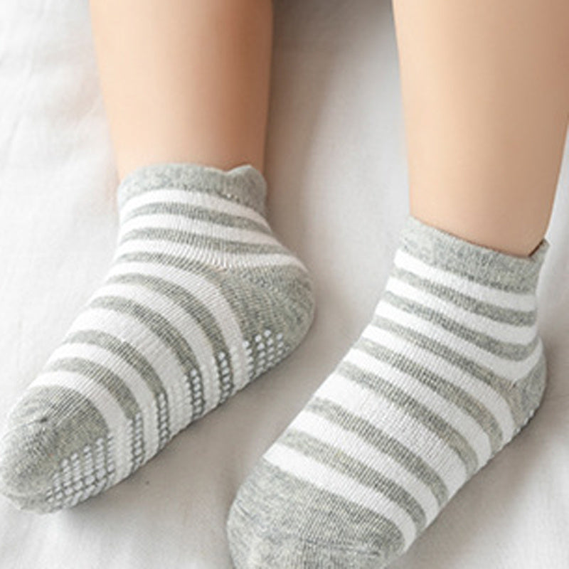 6pcs Non Slip Socks for Baby Boys - Comfortable and Stylish