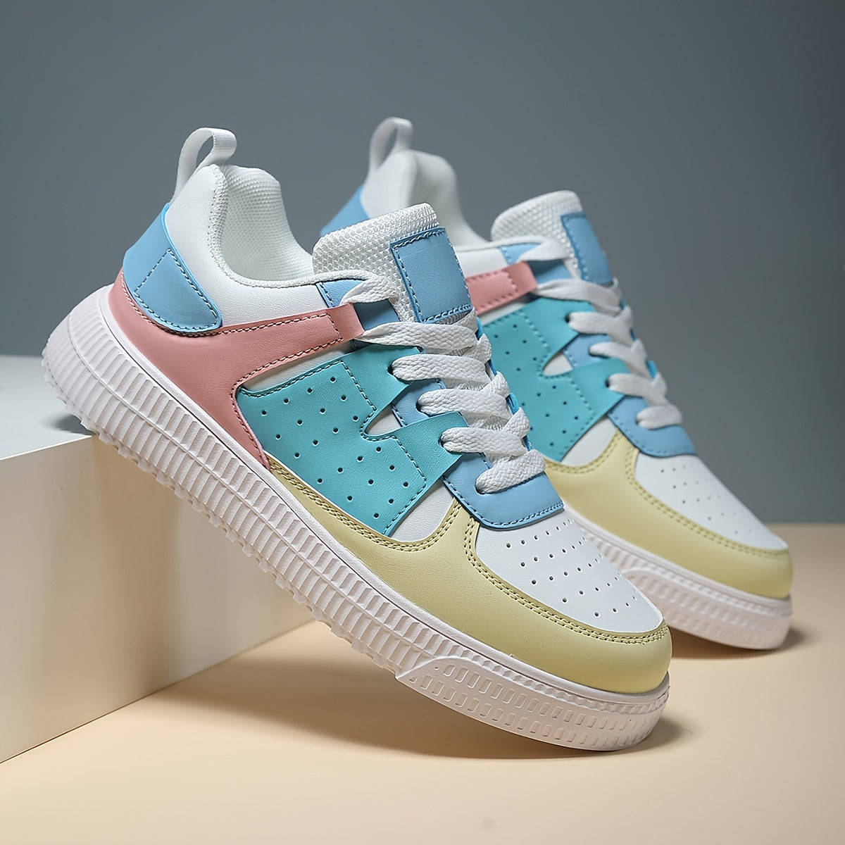 Women's Block Skate Shoes Lightweight Breathable Sneakers For Outdoor Sports