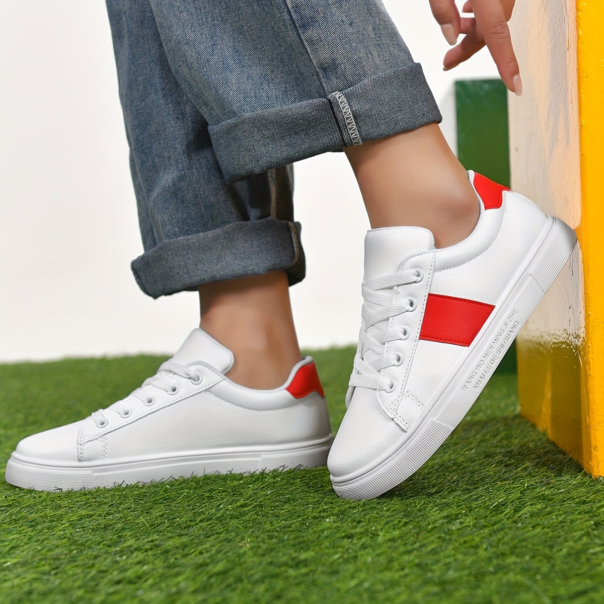 Women's Lace Up Skate Shoes Low Top Comfort Outdoor Sneakers