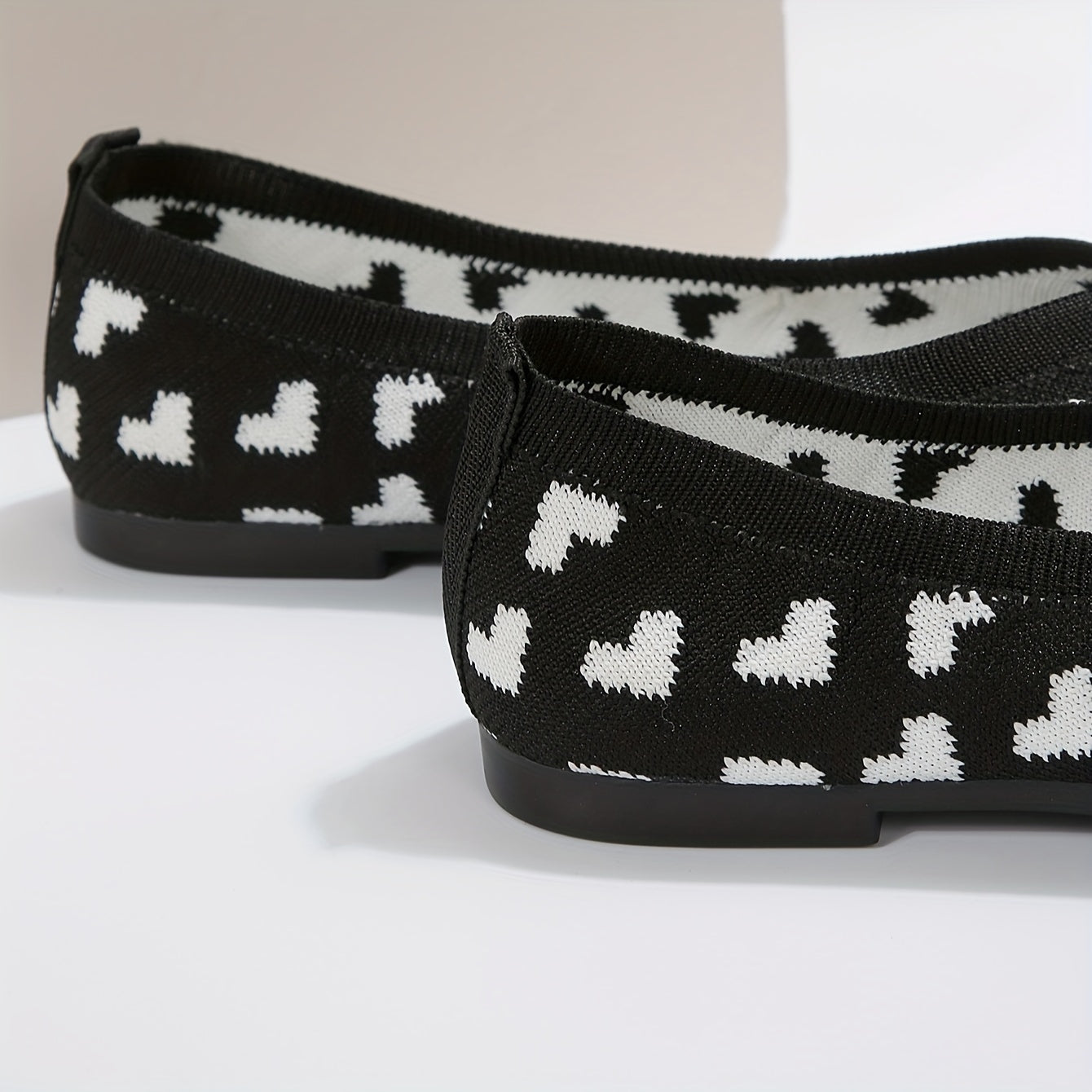 Women's Heart Pattern Flats Pointed Toe Knitted Slip On Shoes