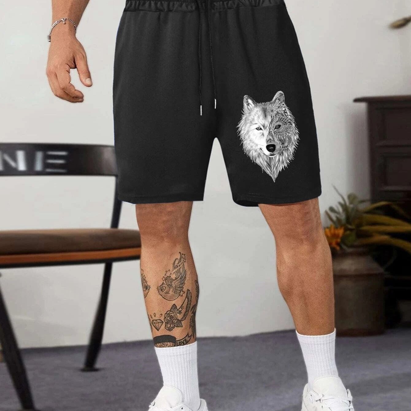 Wolf Pattern Men's Comfy Loose Drawstring Shorts
