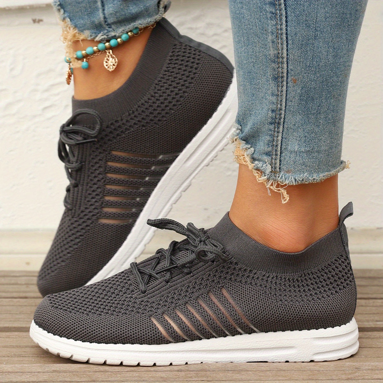 Women's Breathable Mesh Sneakers Lace Up Outdoor Shoes Lightweight Walking Shoes