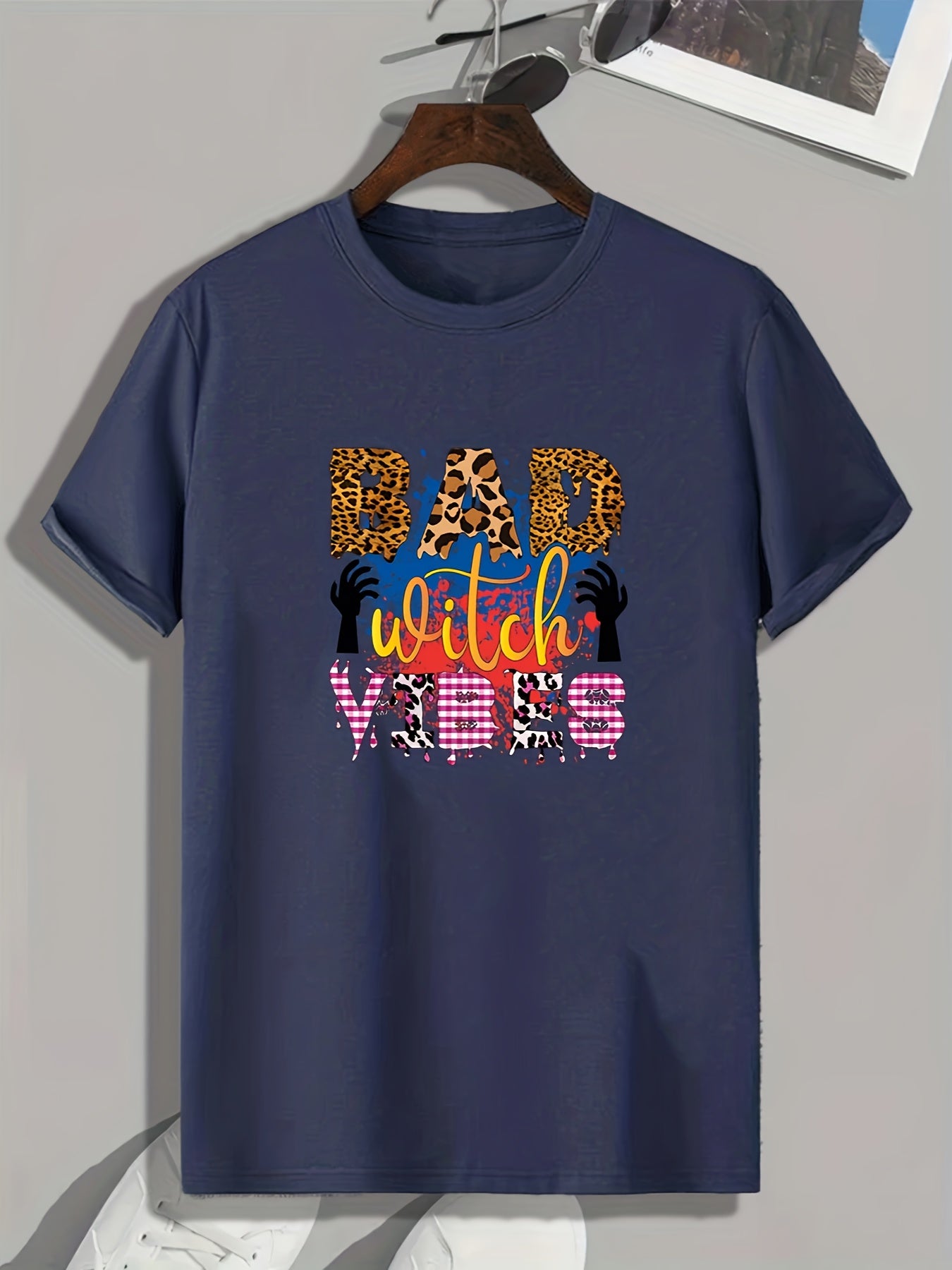 BAD WITCH VIBES Men's Graphic Tee Fitness T-shirt