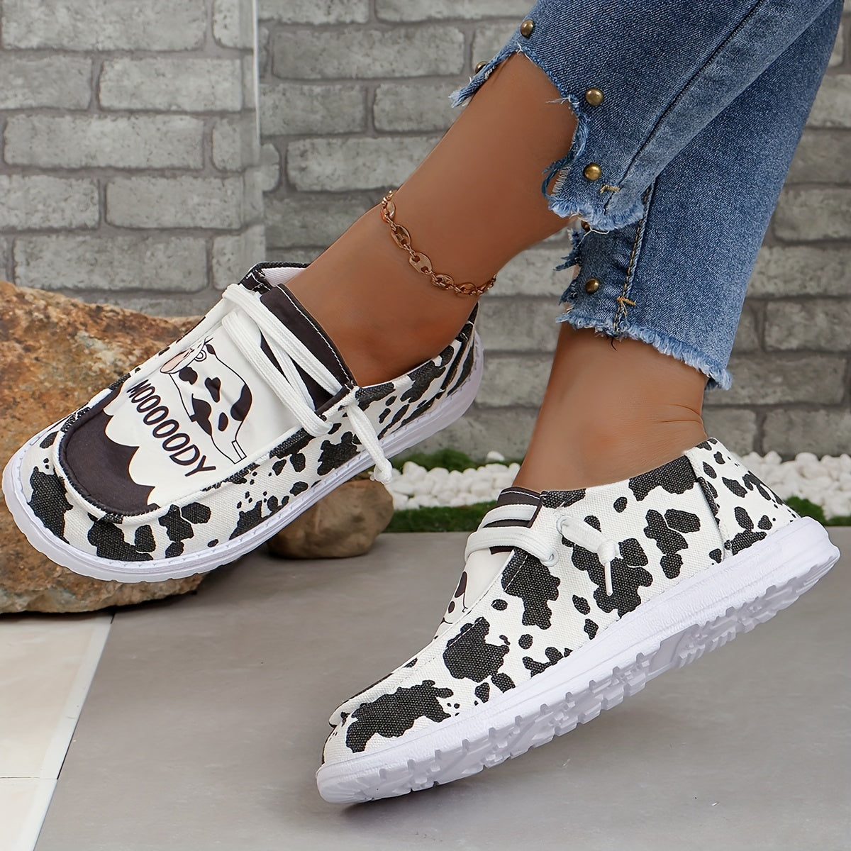 Women's Dairy Cow Print Low Top Sneakers Lightweight Casual Walking Shoes