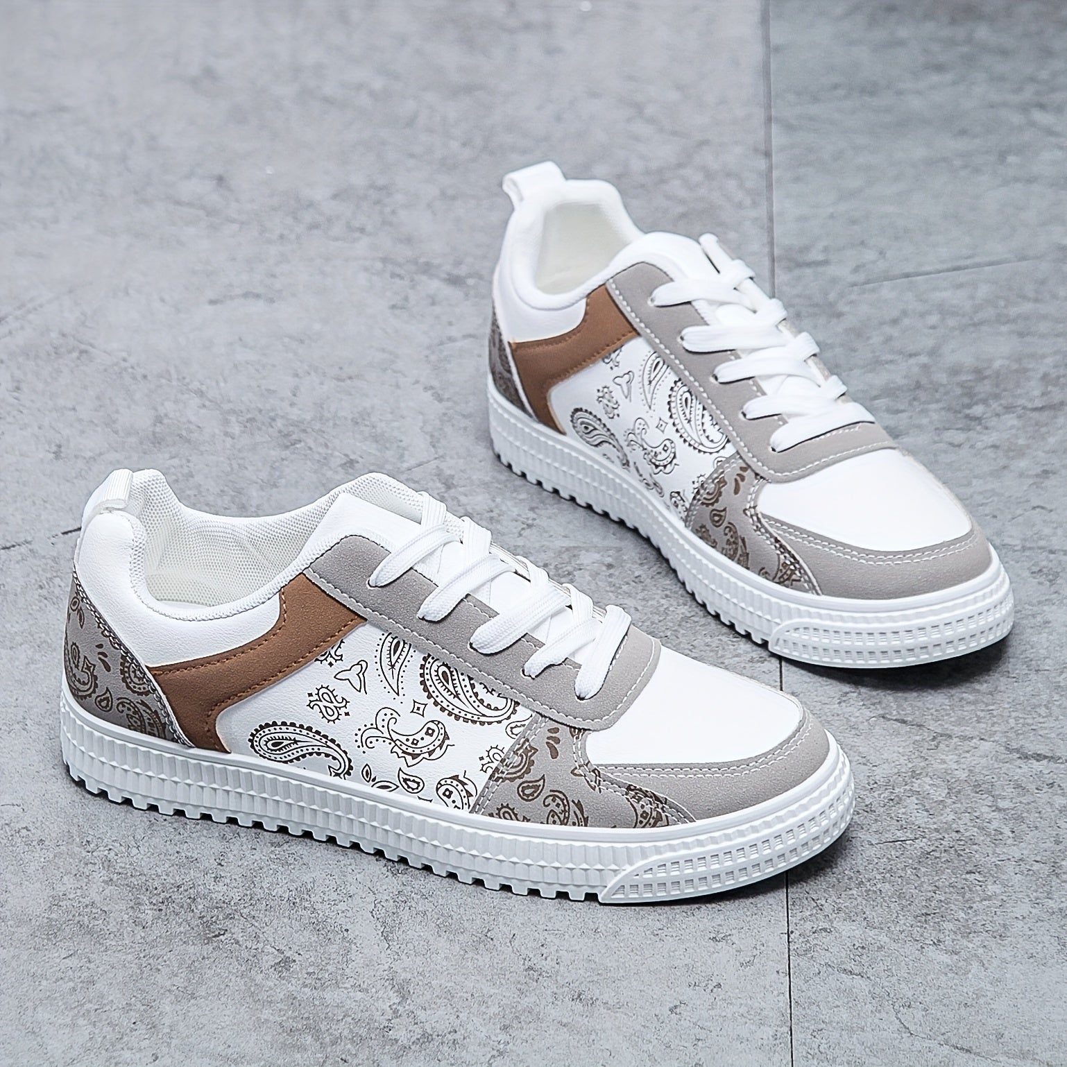 Men's Lace-up Teardrop Skate Shoes with Good Grip