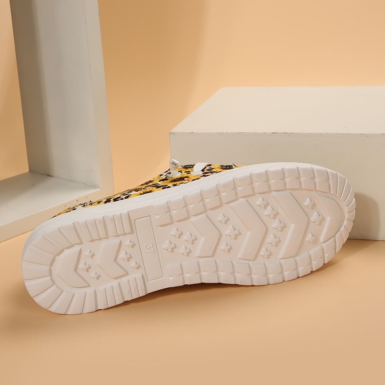 Floral Leopard Pattern Canvas Lace Up Walking Shoes