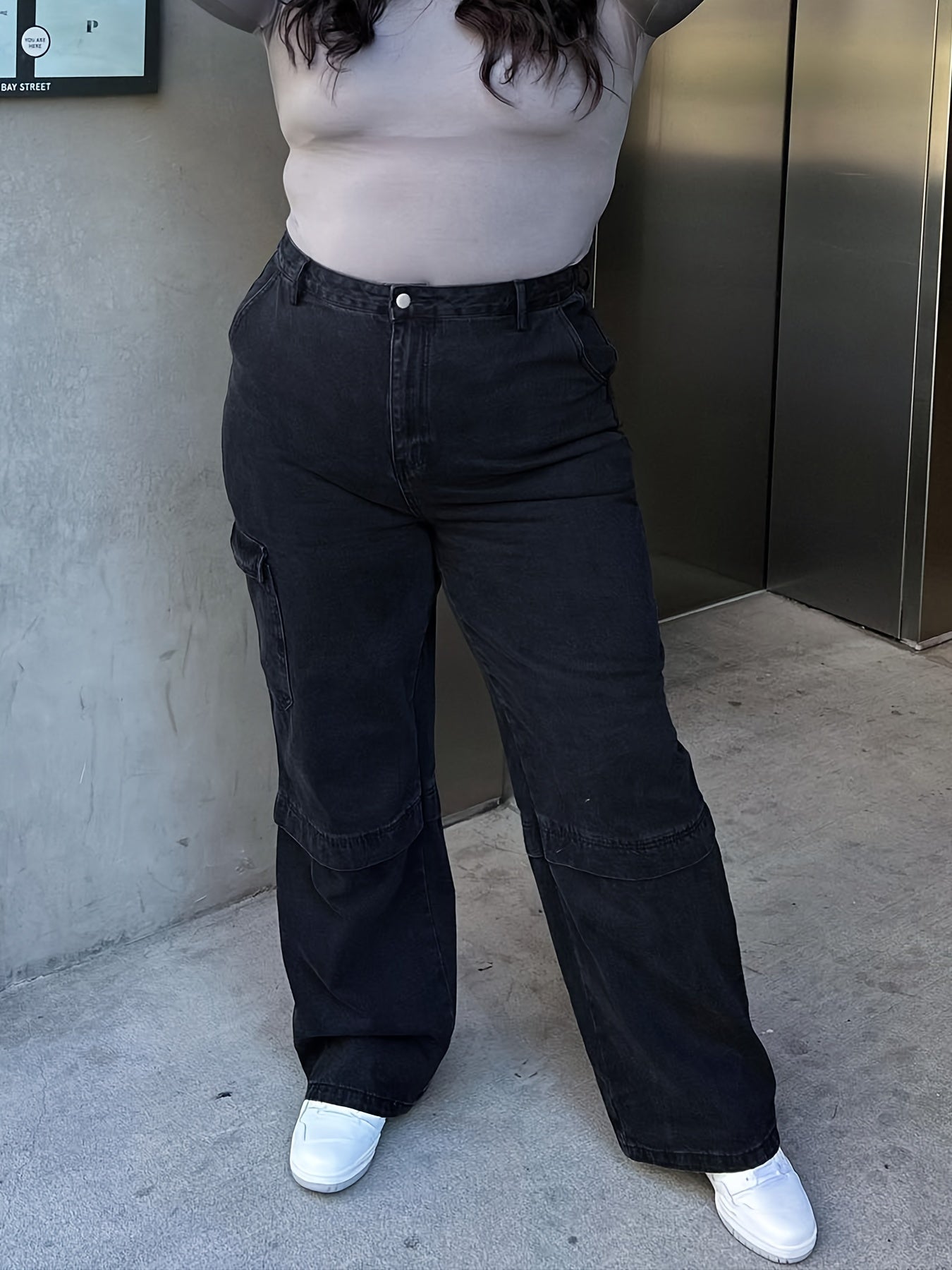 Wide Leg Cargo Jeans With Flap Pockets
