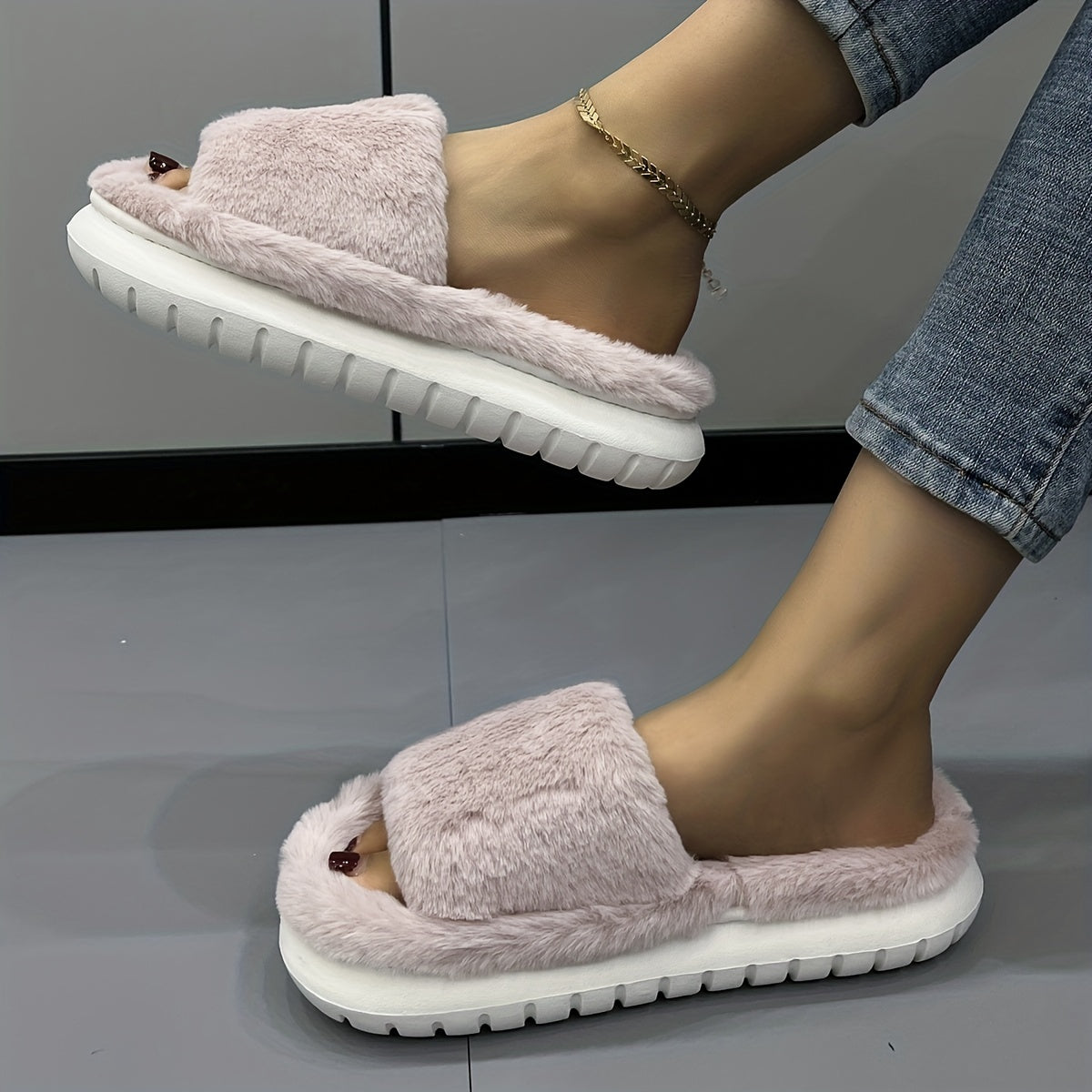 Women's Fuzzy Plush Platform Slippers Comfy Open Toe Non slip Bedroom Shoes