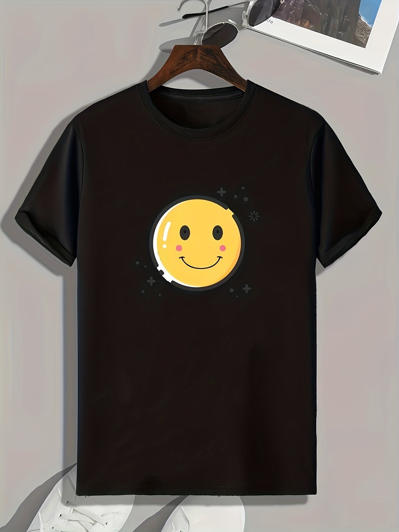 Cartoon Smiling Face Pattern Men's Sports Tee