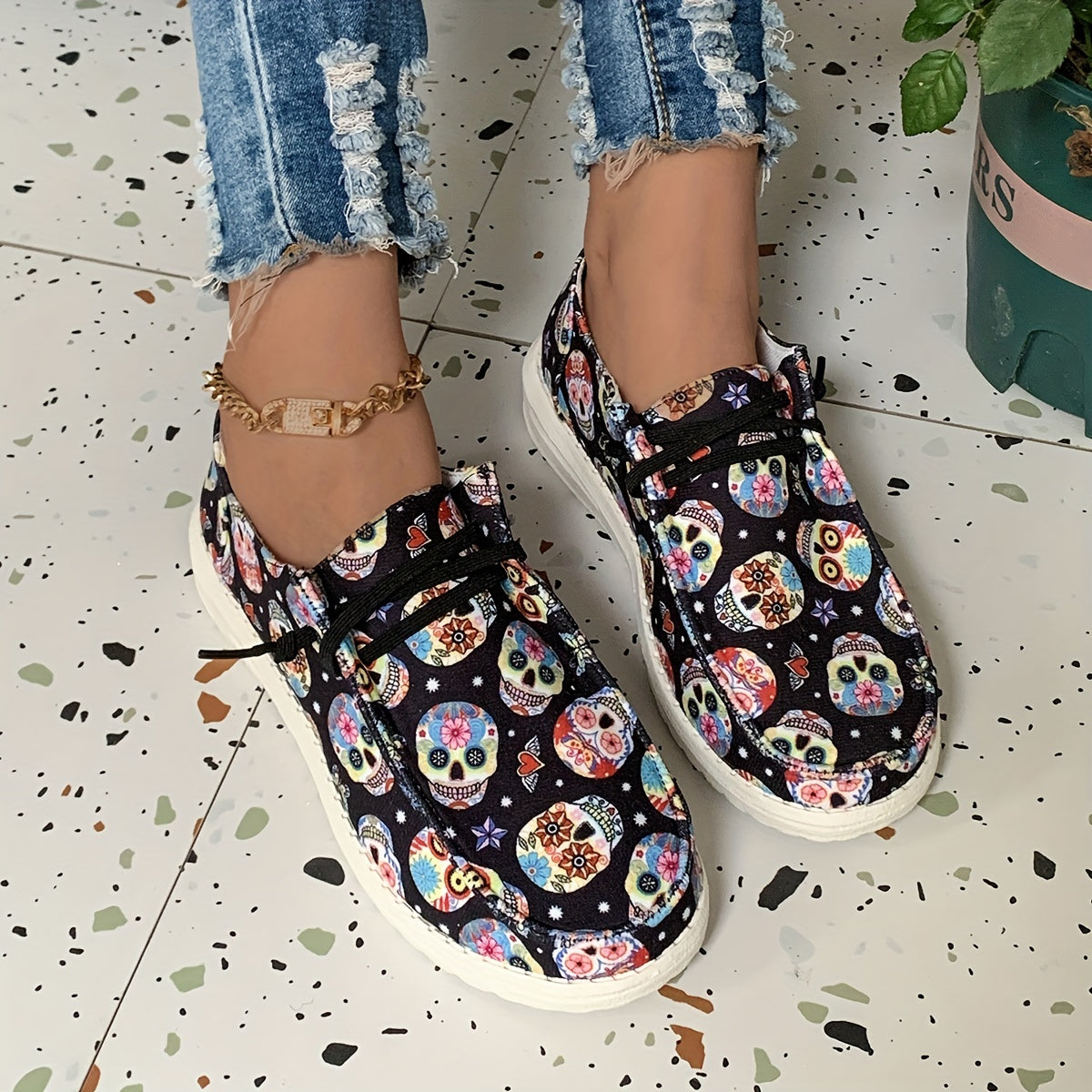 Women's Skull & Flower Print Sneakers Lace Up Outdoor Shoes