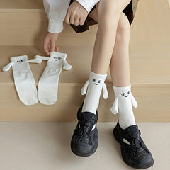 2 Pairs Teen Unisex Magnetic Holding Hands Crew Socks Winter