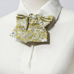 2pcs Floral Yellow Bow Tie Set College Style Adjustable Neckties