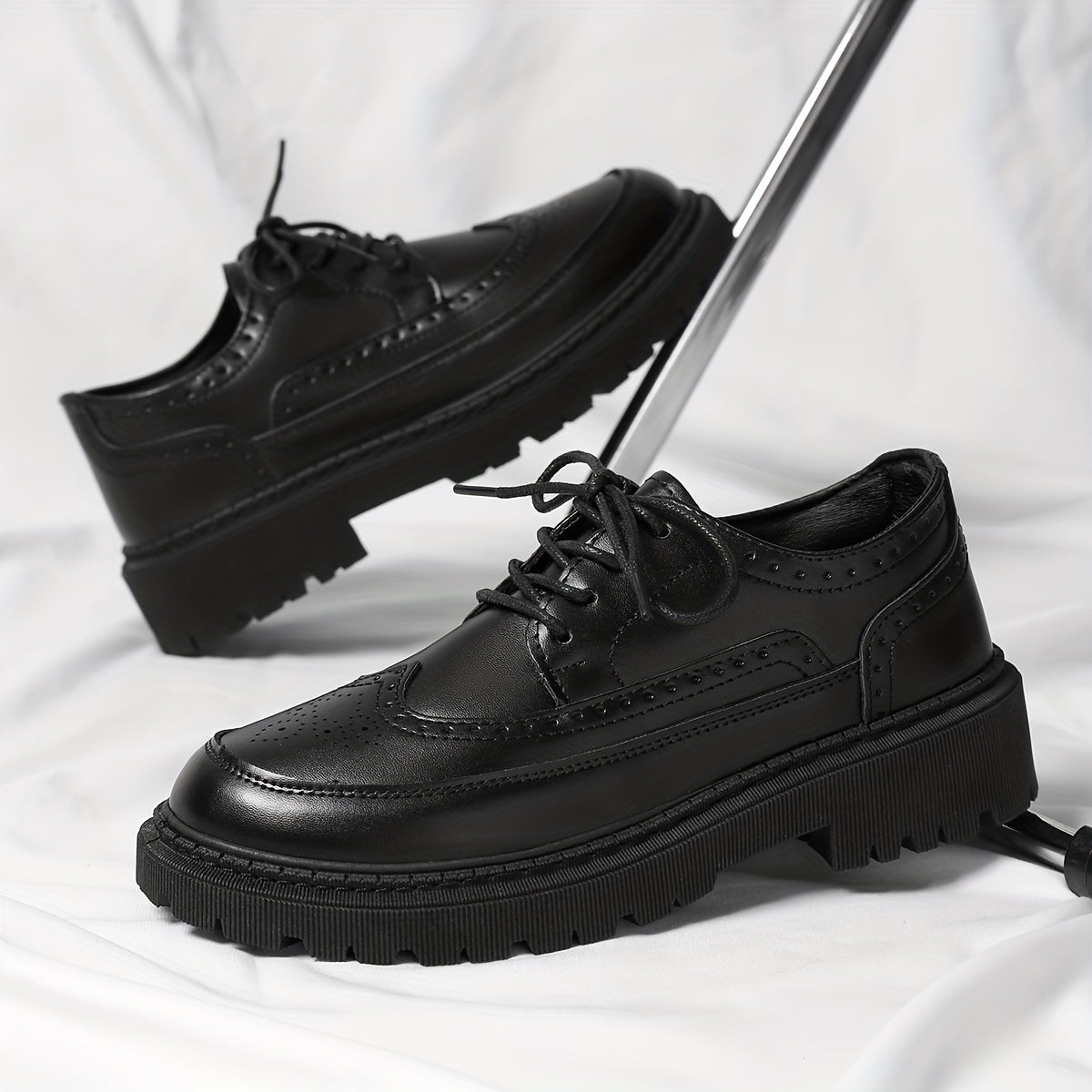 Men's Brogue Wingtip Derby Shoes Lace up Front Platform Shoes For Men